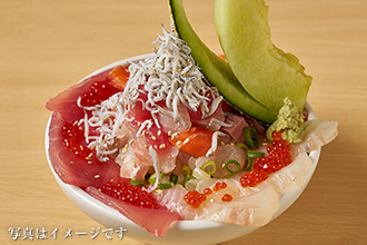 メロンに一筋海鮮てっぺん丼