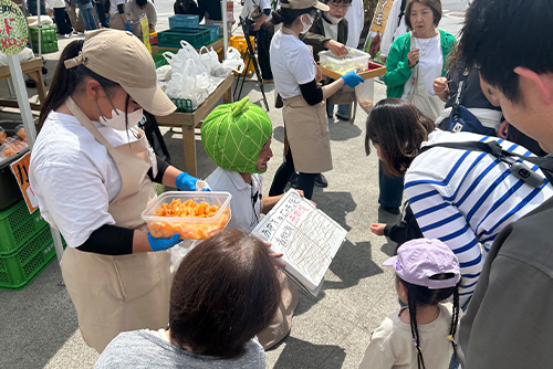 ■旬の茨城メロンを食べ比べ！お気に入りの一玉が見つかる無料試食会を毎日開催